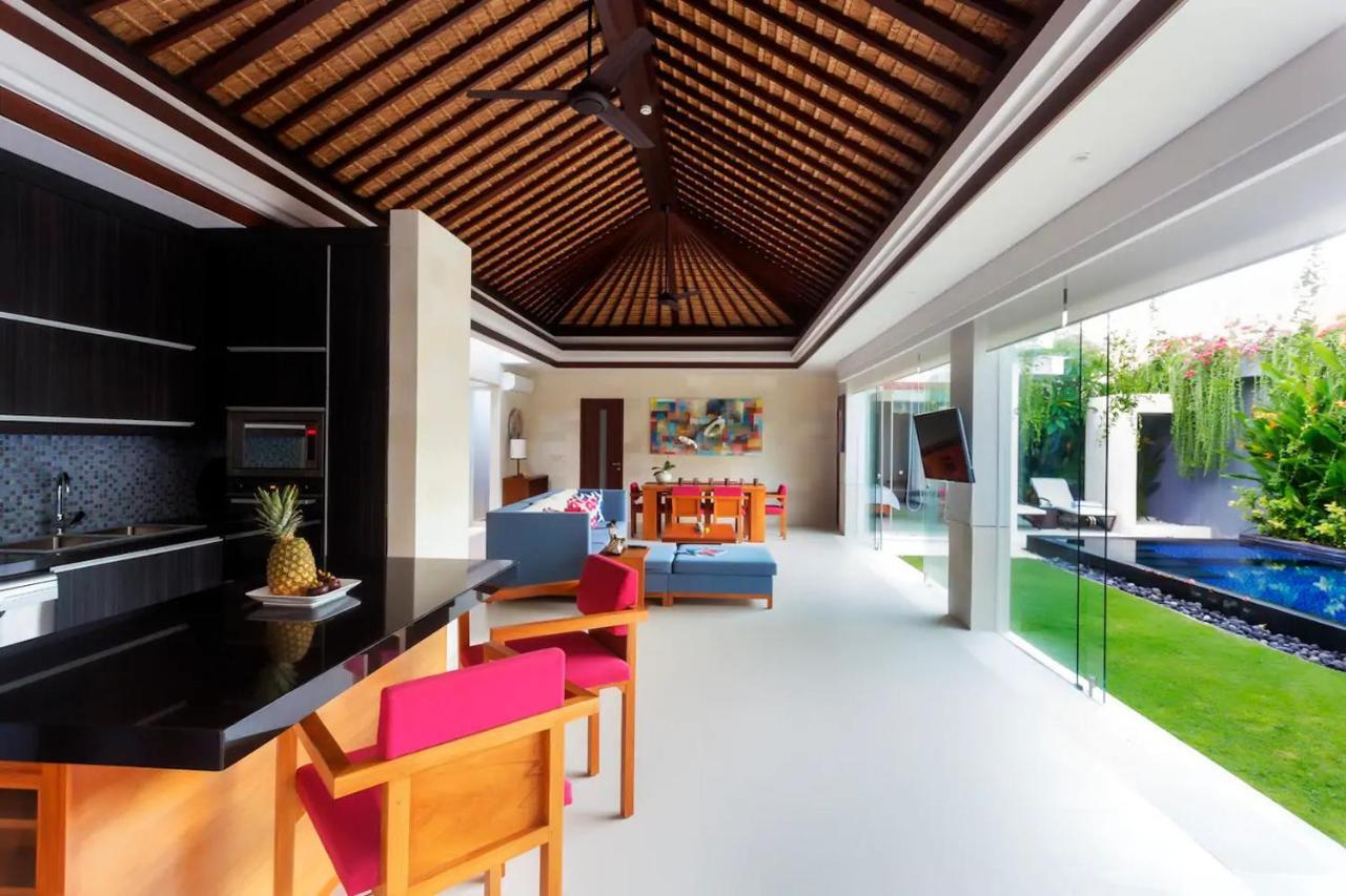 Kedonganan Beach Villas Jimbaran Exterior foto